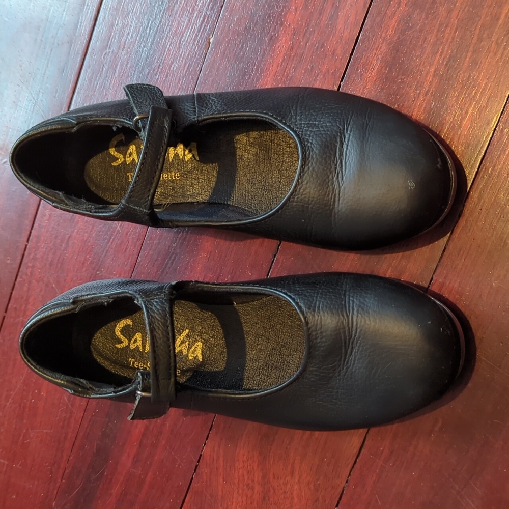 Leather tap shoes, us toddler 12, Sansha brand